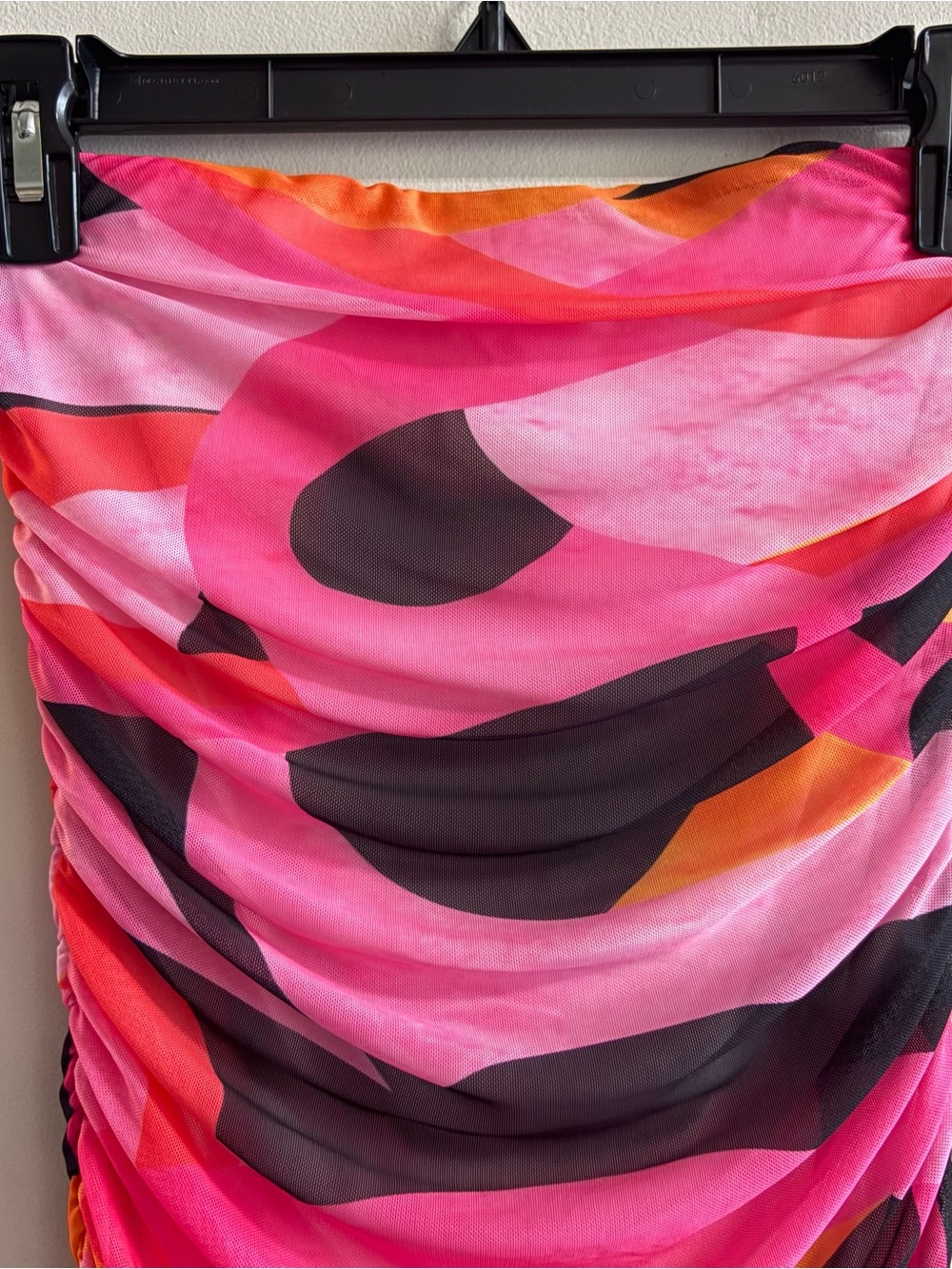 Abstract Strapless Ruched Bodycon Dress - Picture 6 of 11